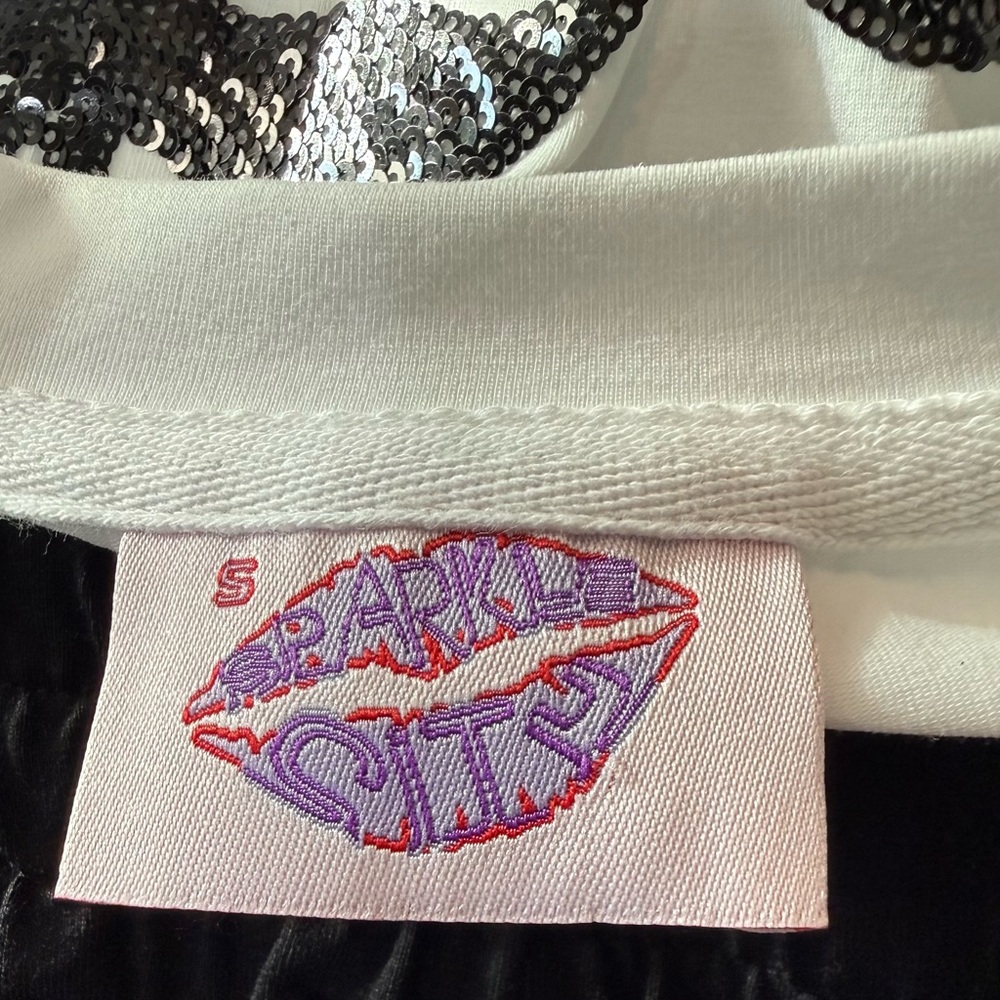 Sparkle City Flying Bat Tee - White with Black Bat Prints - Picture 4 of 4